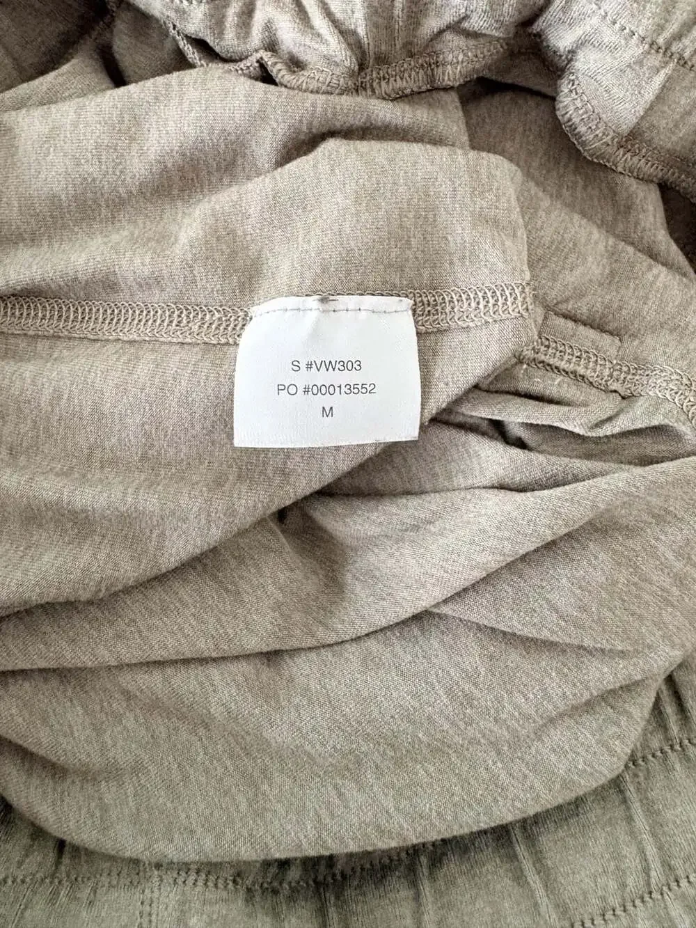 Vuori Performance Jogger Sweatpants in Olive Green Size Medium